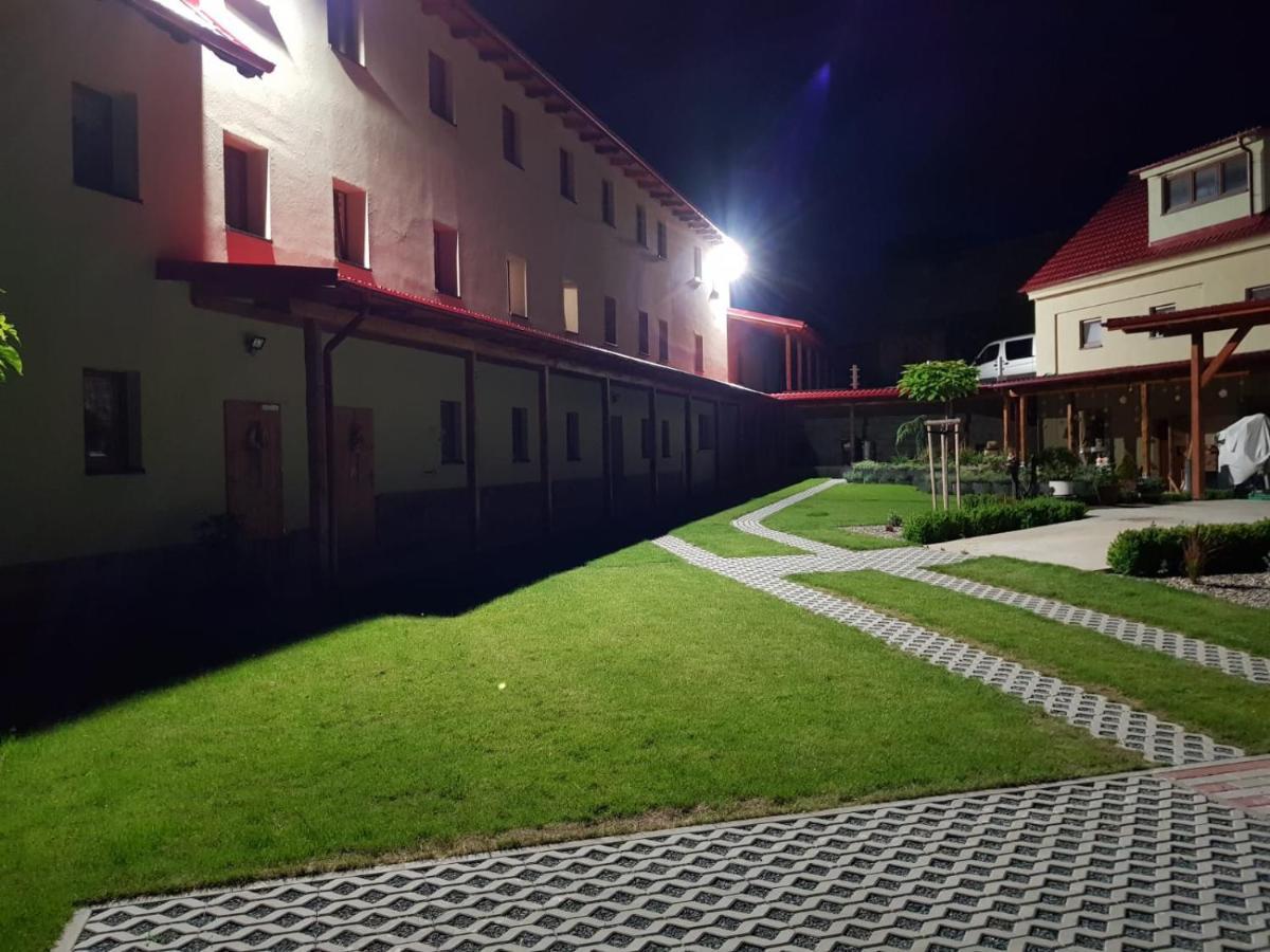 Bed and Breakfast Bendovsky Dvur Dusniky Exterior foto